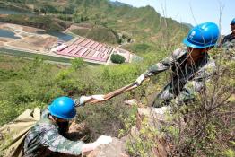220千伏興河一線檢修 確保夏季電網(wǎng)安全穩(wěn)定運(yùn)行