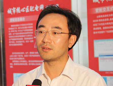 天津城南供電分公司運維檢修部副主任周仁接受人民網(wǎng)天津視窗采訪。（攝影：崔新耀）
