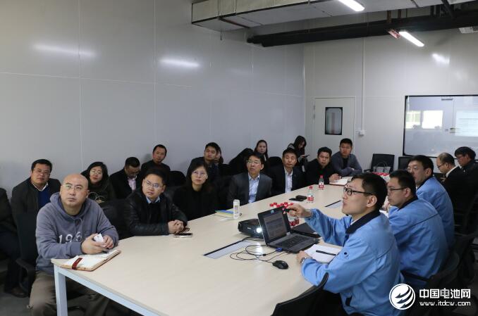 中國鋰電新能源產業(yè)鏈調研團一行與蘇州力神相關領導交流、座談