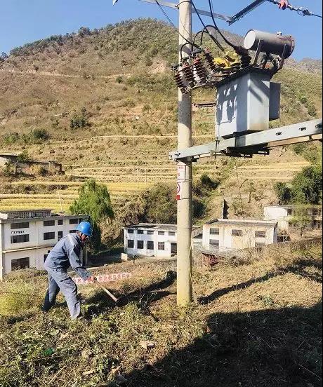 聽說最近輸電線路和鐵塔“火”啦！