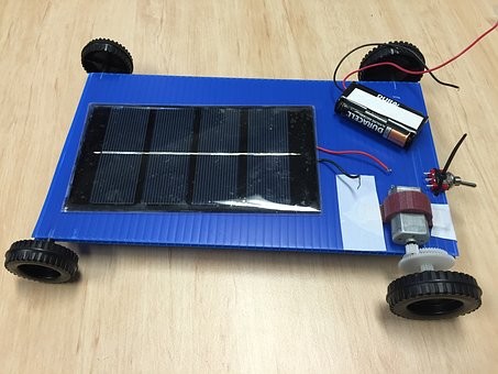 牽手紅旗 漢能太陽能汽車會更進(jìn)一步嗎？