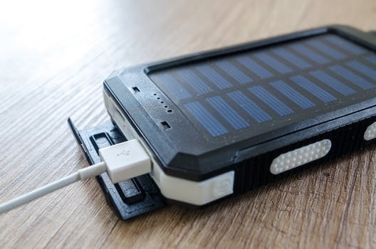無線充電革命正悄悄萌芽 充電樁能否保其身？