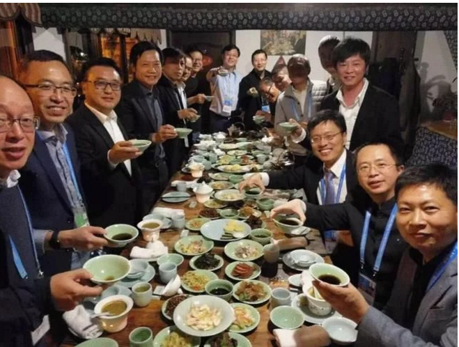 互聯(lián)網(wǎng)大佬的頂級(jí)飯局都吃啥？網(wǎng)友：看到了生態(tài)農(nóng)業(yè)的明天！