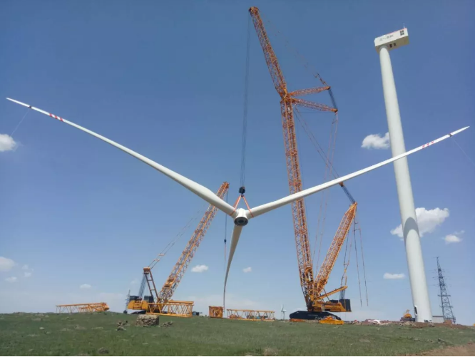 陸上風(fēng)電重器：三一重能第一臺(tái)3.4MW風(fēng)電機(jī)組順利完成吊裝！