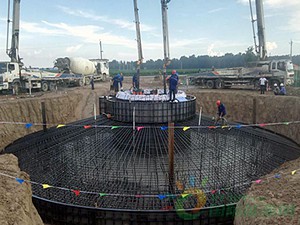 河南開封通許49.5兆瓦風(fēng)電場首臺(tái)風(fēng)機(jī)完成混凝土澆筑