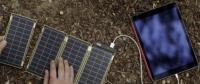 薄如紙片的便攜式太陽能電池板: 兩小時(shí)給手機(jī)充滿電