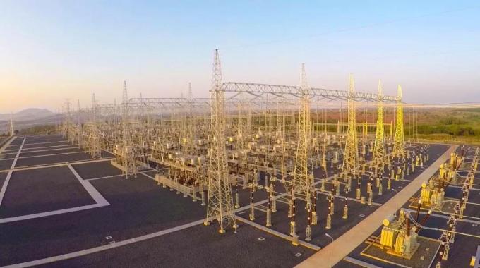 東部非洲輸電線路最長(zhǎng)、電壓等級(jí)最高、輸送容量最大的輸變電工程★ 埃塞俄比亞復(fù)興大壩水電送出500千伏輸變電工程★ 該工程包括新建2×620千米500千伏同塔雙回線路和總長(zhǎng)98千米的雙回400千伏輸電線路，是東  部非洲輸送距離最長(zhǎng)、電壓等級(jí)最高、輸送容量最大的輸變電工程。