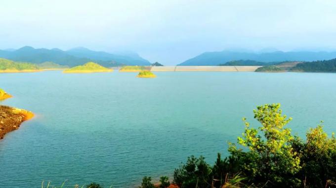 廣東惠州抽水蓄能電站（建成）  惠州抽水蓄能電站位于廣東省惠州市博羅縣，是廣東省內(nèi)興建的第二座大型抽水蓄能電站，是“西電東送”的必要配套工程。
