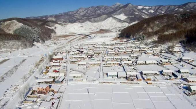 遼寧清原抽水蓄能電站（在建）  遼寧清原抽水蓄能電站是目前國(guó)內(nèi)抽水蓄能行業(yè)第一大EPC項(xiàng)目，被列入新一輪東北振興139個(gè)重點(diǎn)項(xiàng)目。