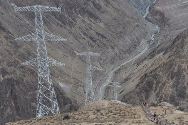 極限挑戰(zhàn)！這條“電力天路”正式投入運營