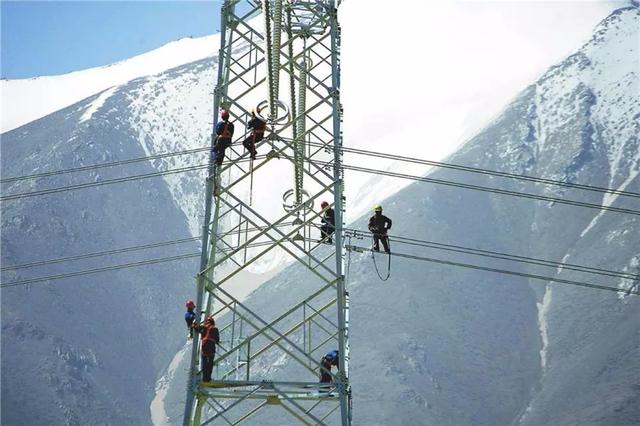 極限挑戰(zhàn)！這條“電力天路”正式投入運營