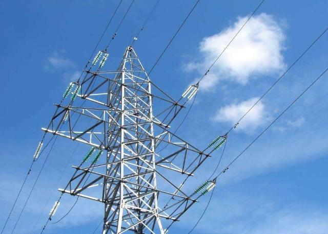 為什么高壓電線沒有絕緣外皮，雨天也不會出現(xiàn)電力故障呢？